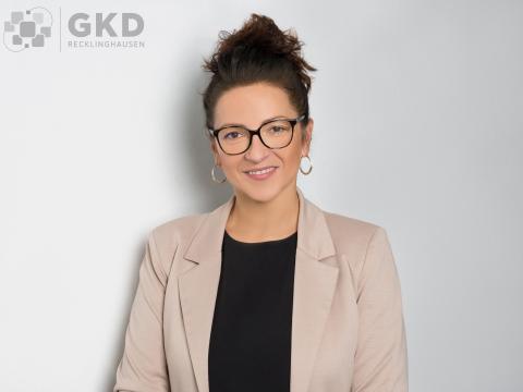 Das Portraitfoto von Ewelina Hütter